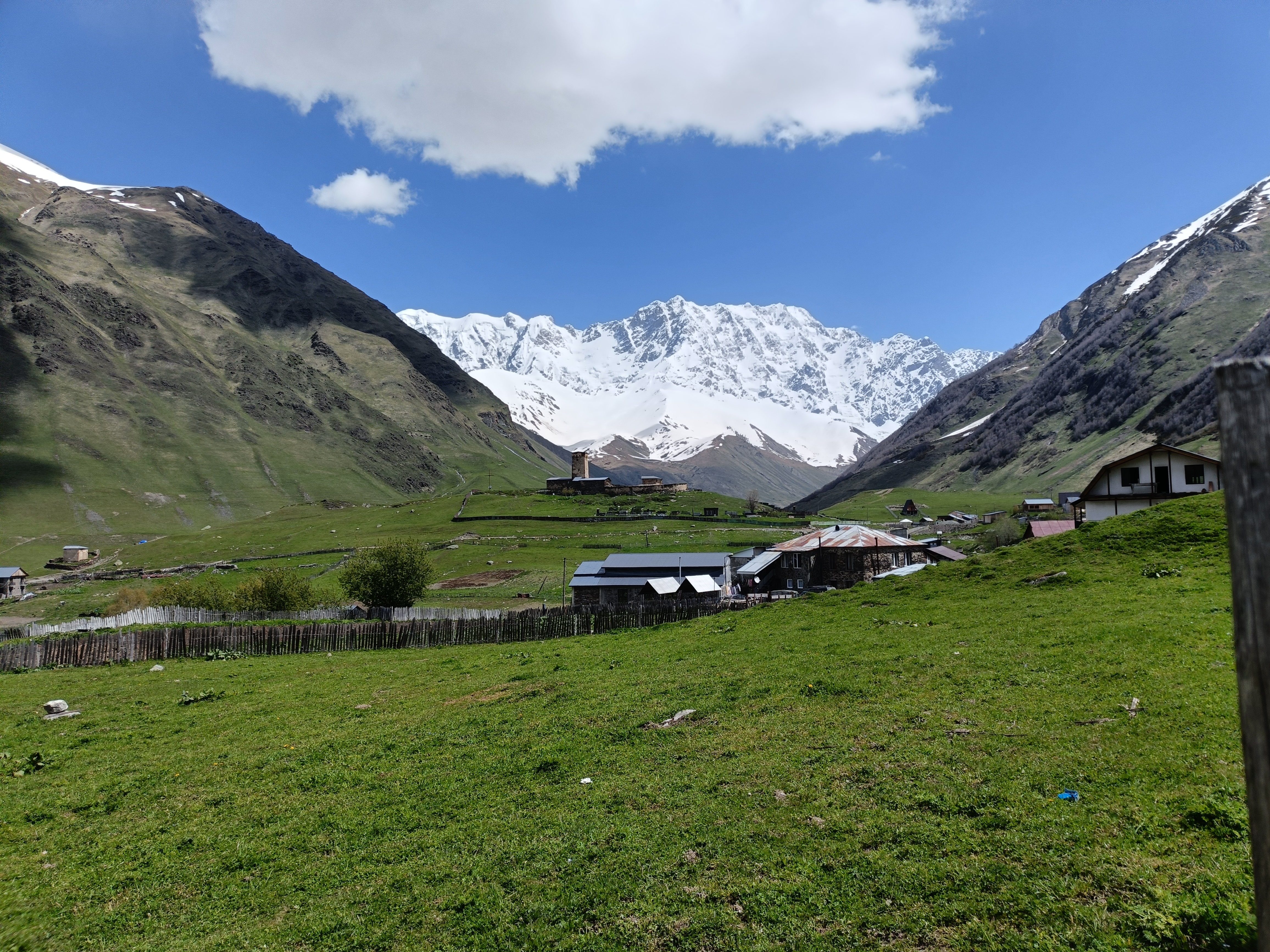 上スヴァネティ 谷と村