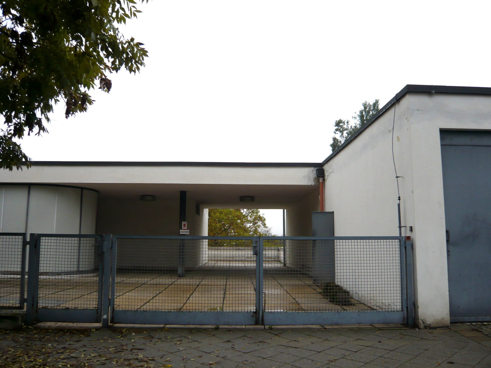 トゥーゲントハット邸の入口